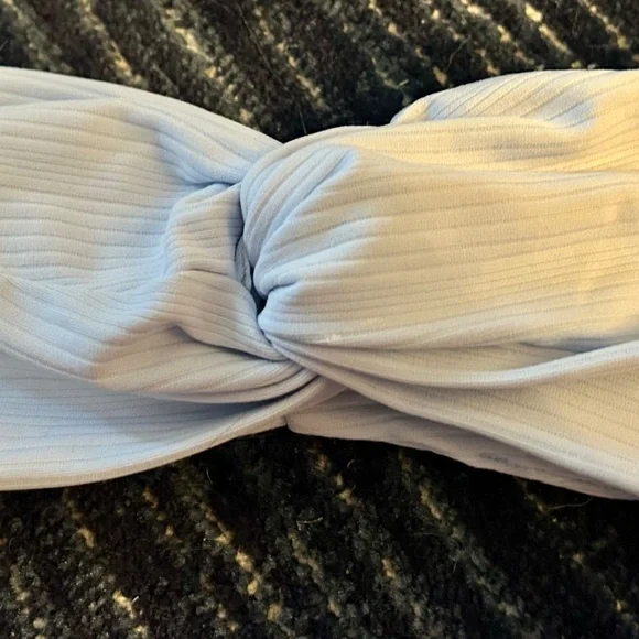 LULULEMON LIGHT BLUE TWISTED HEADBAND - Never Been Worn - Picture 6 of 6